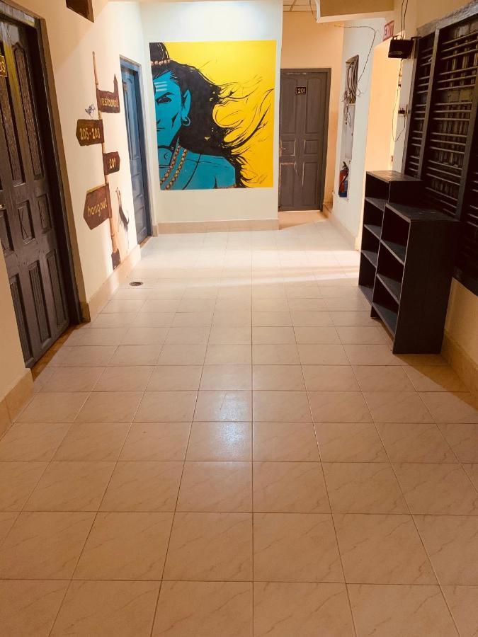 Vagabond Stay Hostel Варанаси Экстерьер фото