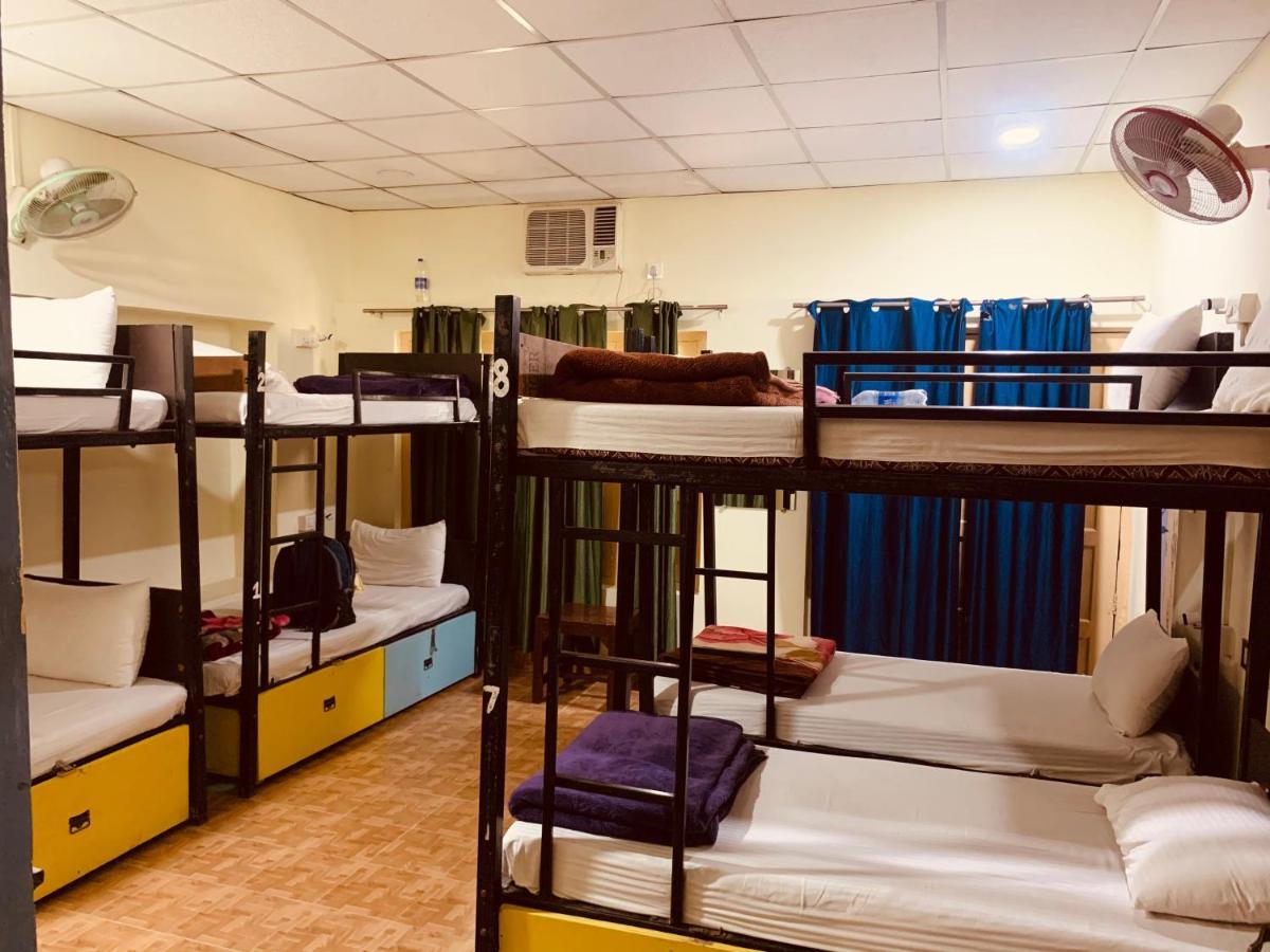 Vagabond Stay Hostel Варанаси Экстерьер фото