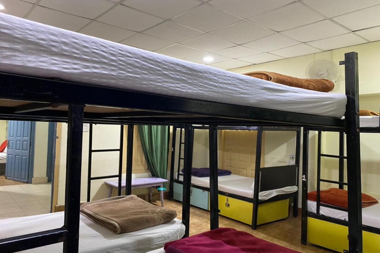 Vagabond Stay Hostel Варанаси Экстерьер фото