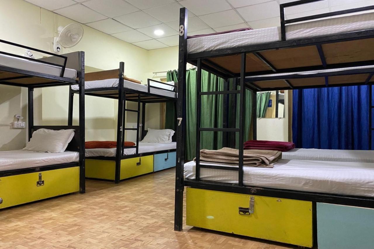 Vagabond Stay Hostel Варанаси Экстерьер фото