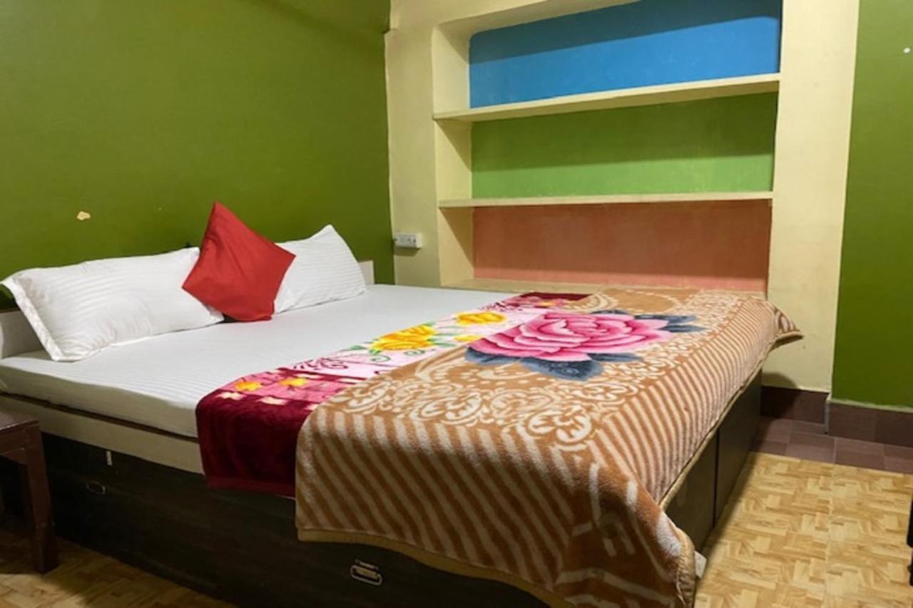 Vagabond Stay Hostel Варанаси Экстерьер фото