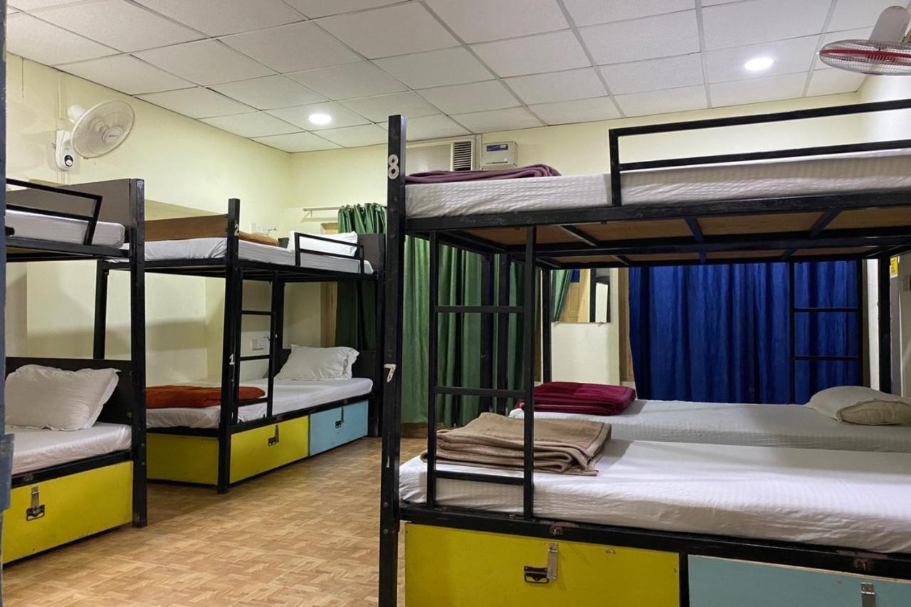 Vagabond Stay Hostel Варанаси Экстерьер фото