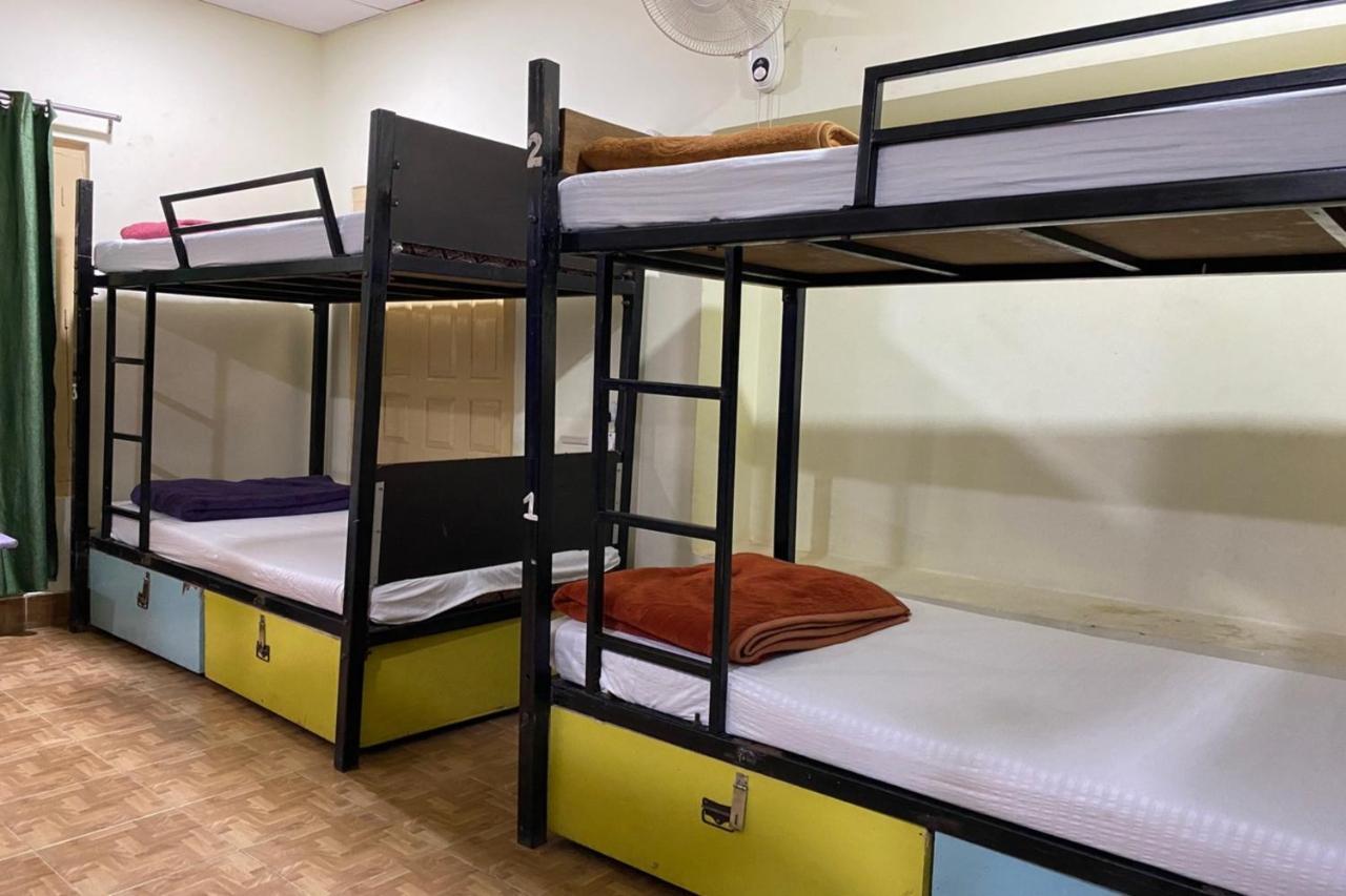Vagabond Stay Hostel Варанаси Экстерьер фото