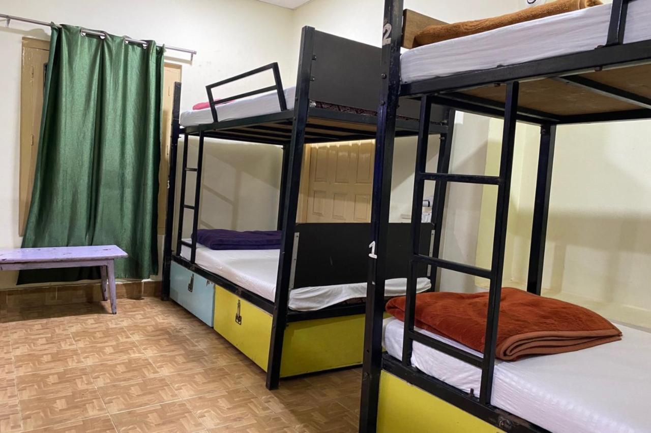 Vagabond Stay Hostel Варанаси Экстерьер фото