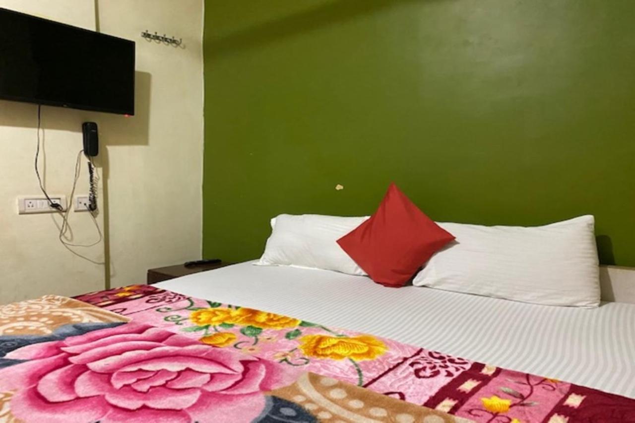 Vagabond Stay Hostel Варанаси Экстерьер фото